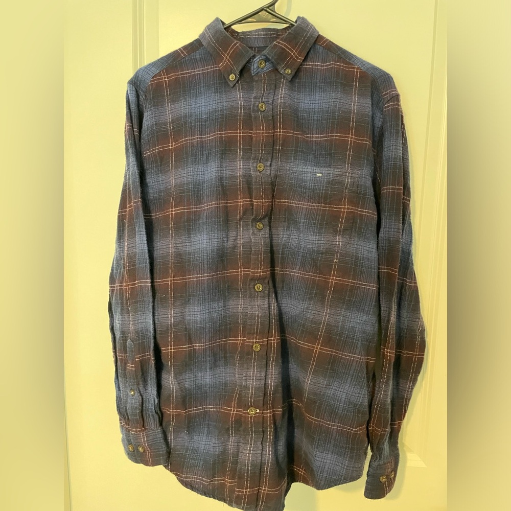 Men’s Medium John Bartlett long sleeve button up shirt